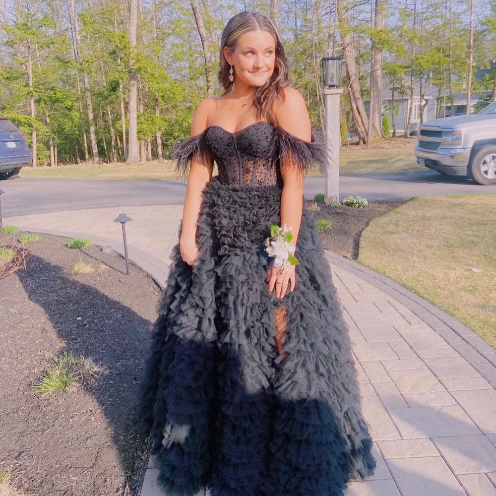 Sherri Hill - Off the Shoulder Feathers, Corset, Tulle A-Line Ballgown (Black)